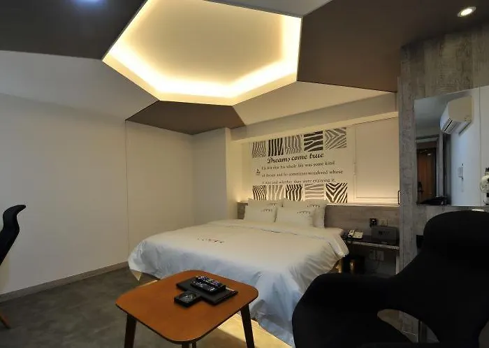 Hotel Ytt Hotel Nampo 3*