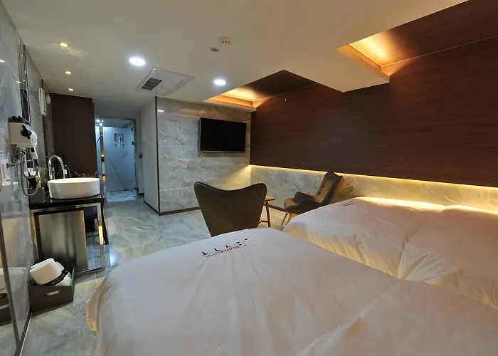 Ytt Hotel Nampo Hotel 3*