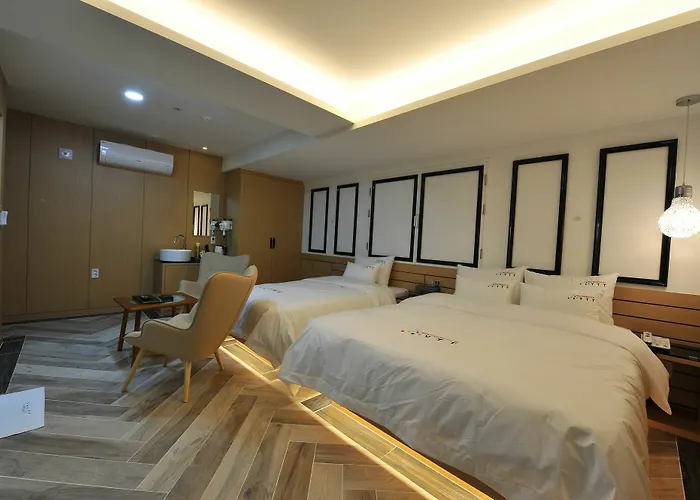 Ytt Hotel Nampo Hotel 3*