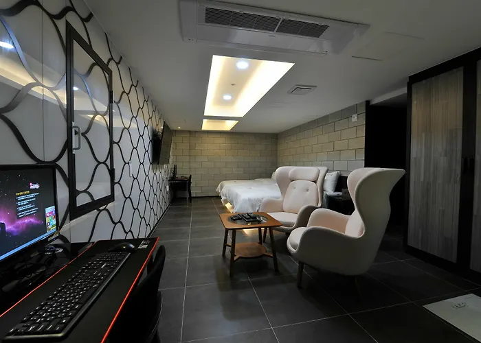 Ytt Hotel Nampo 3*