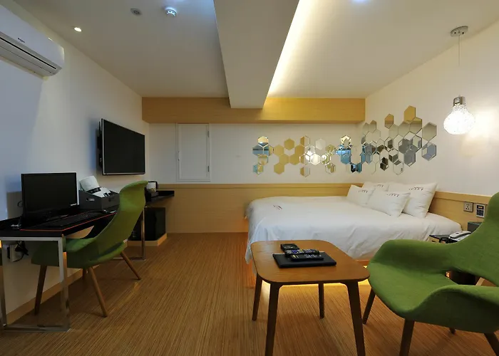 Ytt Hotel Nampo 3*