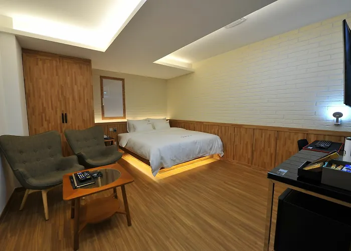 Ytt Hotel Nampo Hotel 3*