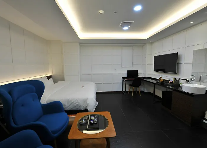 Ytt Hotel Nampo Hotel 3*
