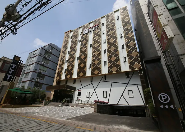 Ytt Hotel Nampo 3*