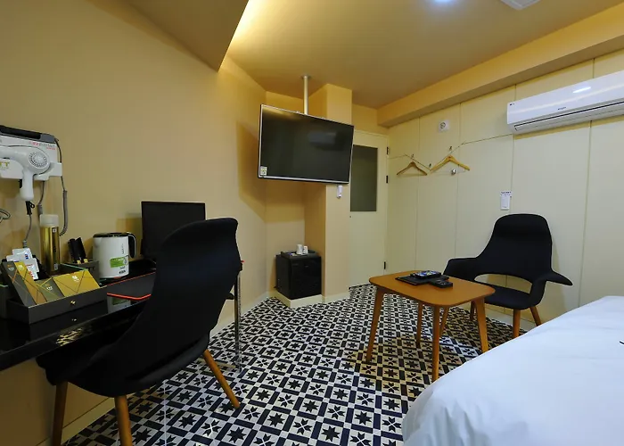 Ytt Hotel Nampo 3*